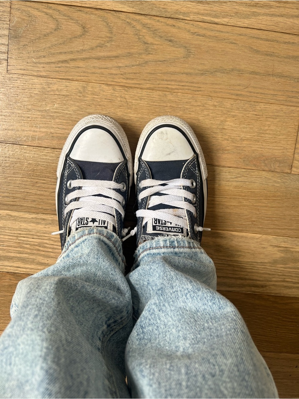 Converse navy